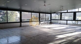 Showroom for rent in zahle prime location  .