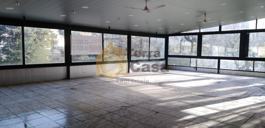 Showroom for rent in zahle prime location  .