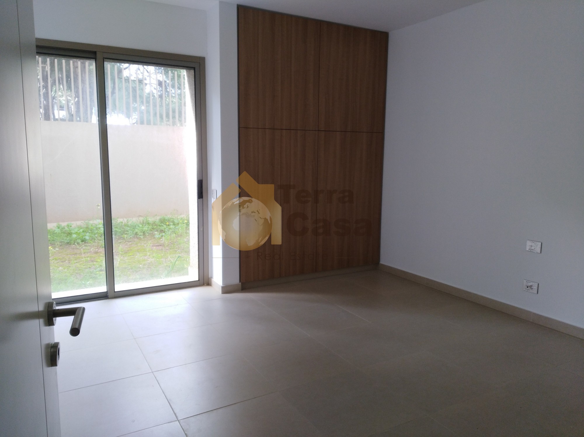 Brand new luxurious apartment for sale in Baabda Brasilia with garden