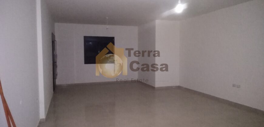 maalaqa one bedroom apartment for rent with terrace Ref#840