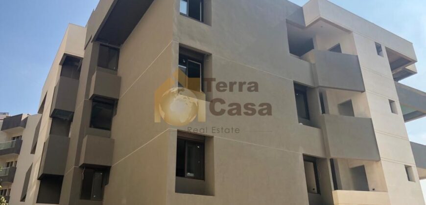 apartment brand new cash payment. Ref#898