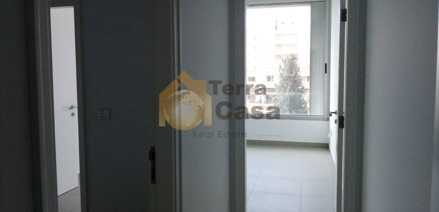 Office for rent in Hamra brand new suitable for medical clinic.