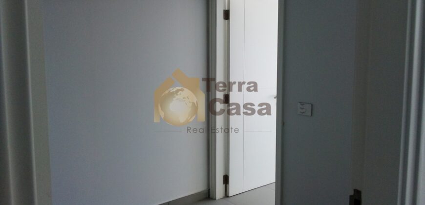 Office for rent in Hamra brand new suitable for medical clinic.