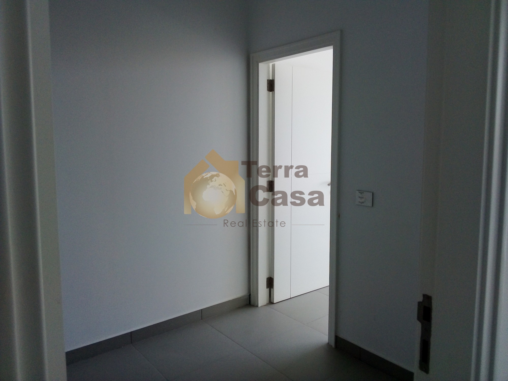 Office for rent in Hamra brand new suitable for medical clinic.