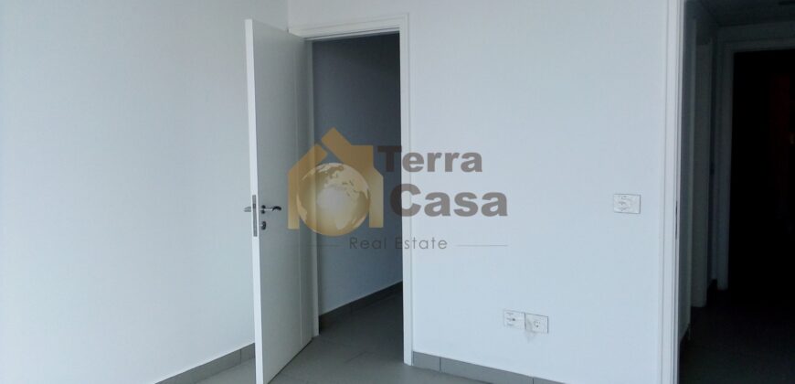 Office for rent in Hamra brand new suitable for medical clinic.