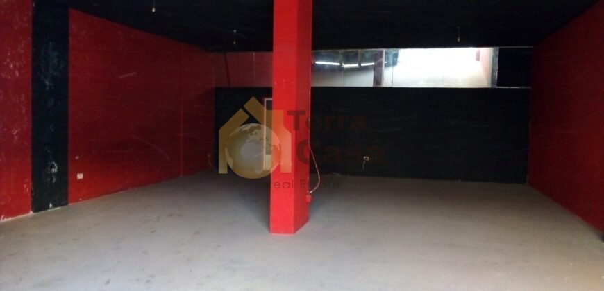 Shop for rent in zahle maalaka .
