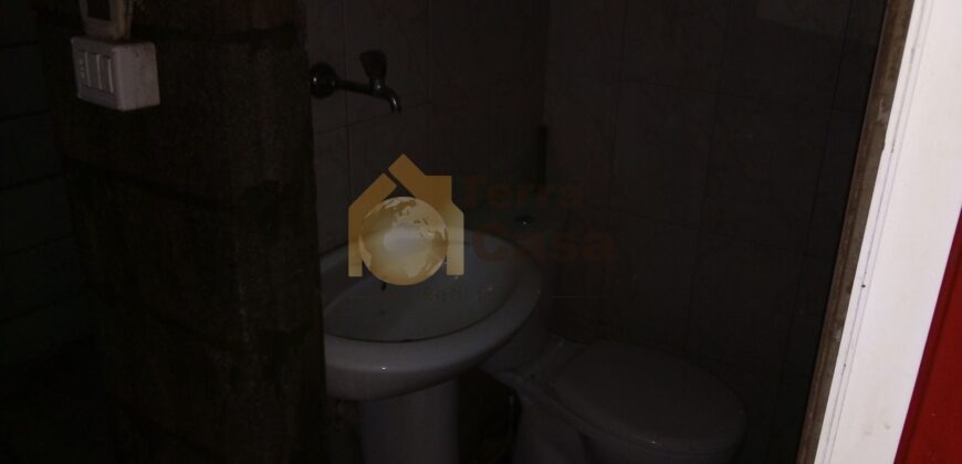 Shop for rent in zahle maalaka .