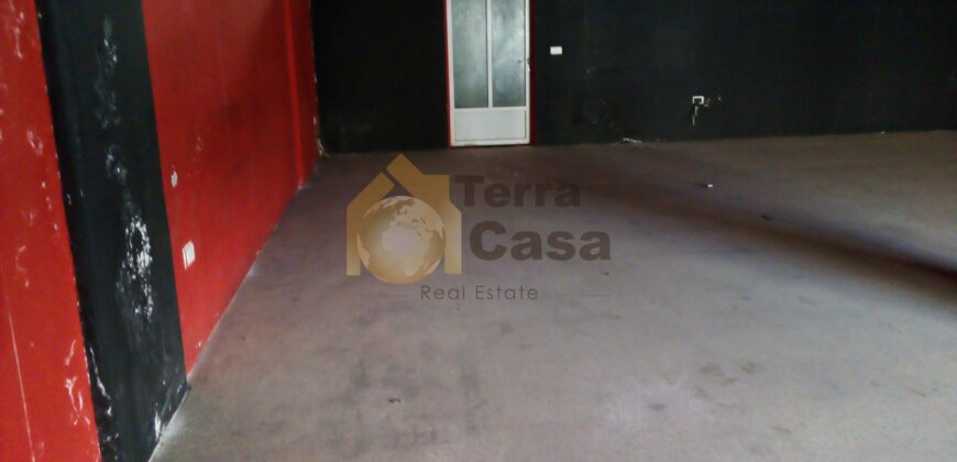 Shop for rent in zahle maalaka .