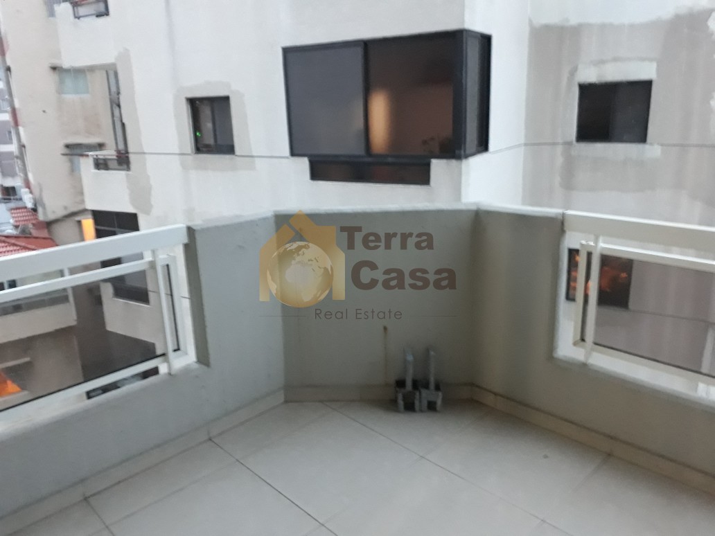 Apartment for rent in sarba fully decorated prime location .