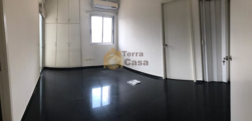 Office for rent in jdeideh prime location. Ref#1554