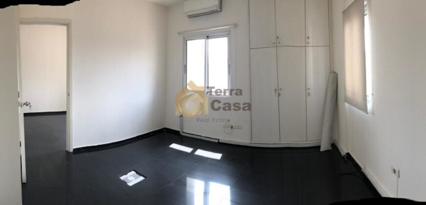 Office for rent in jdeideh prime location. Ref#1554