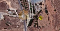 land for sale in zahle ksara with building on it .