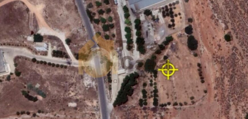 land for sale in zahle ksara with building on it .