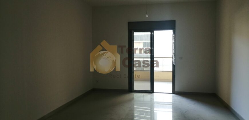 Brand new apartment prime location cash payment. Ref# 1696