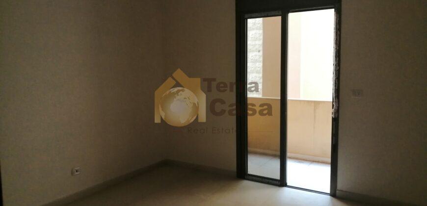 Brand new apartment prime location cash payment. Ref# 1696