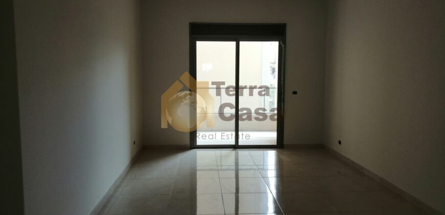 Brand new apartment prime location cash payment. Ref# 1696