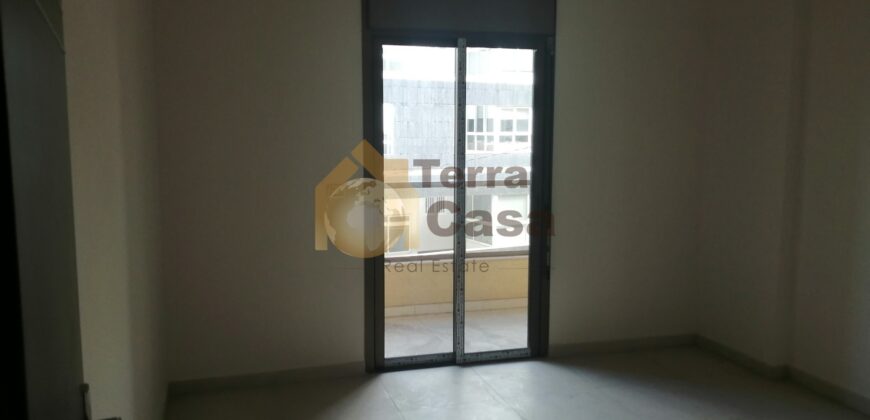 Brand new apartment prime location cash payment. Ref# 1697