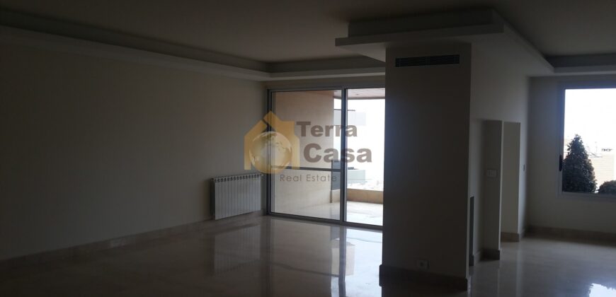 Bayada  luxurious apartment with sea view .