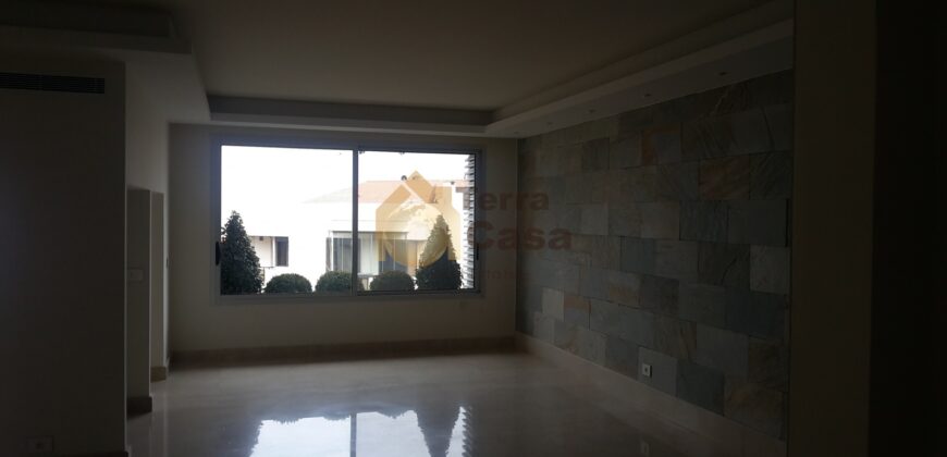 Bayada  luxurious apartment with sea view .