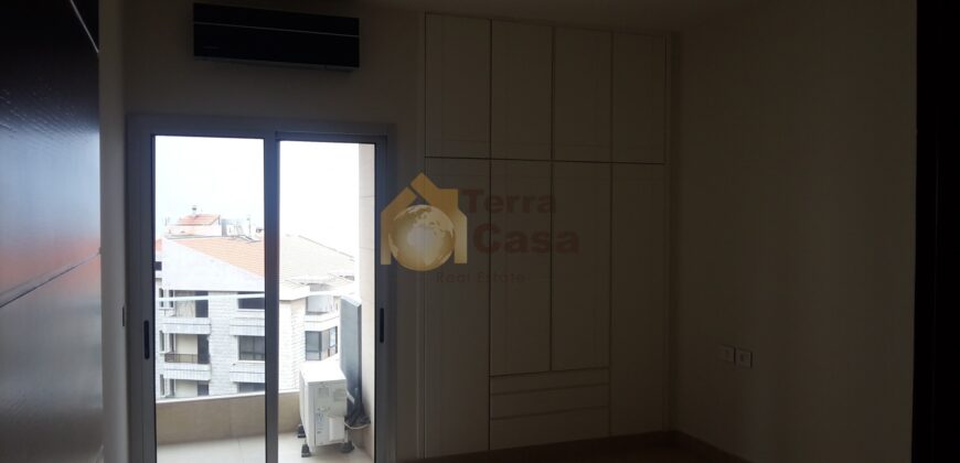 Bayada  luxurious apartment with sea view .