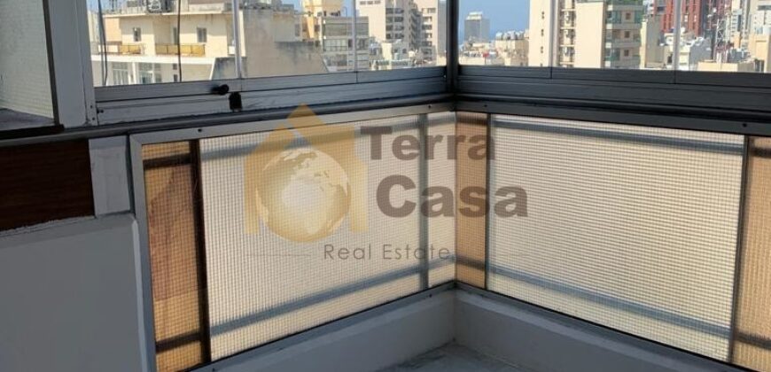 Zarif prime location apartment for rent cash payment .