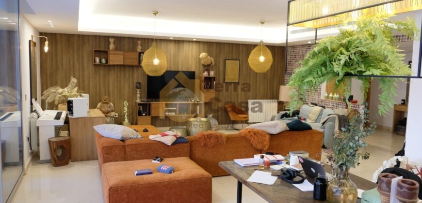 Achrafieh fully decorated apartment cash payment.