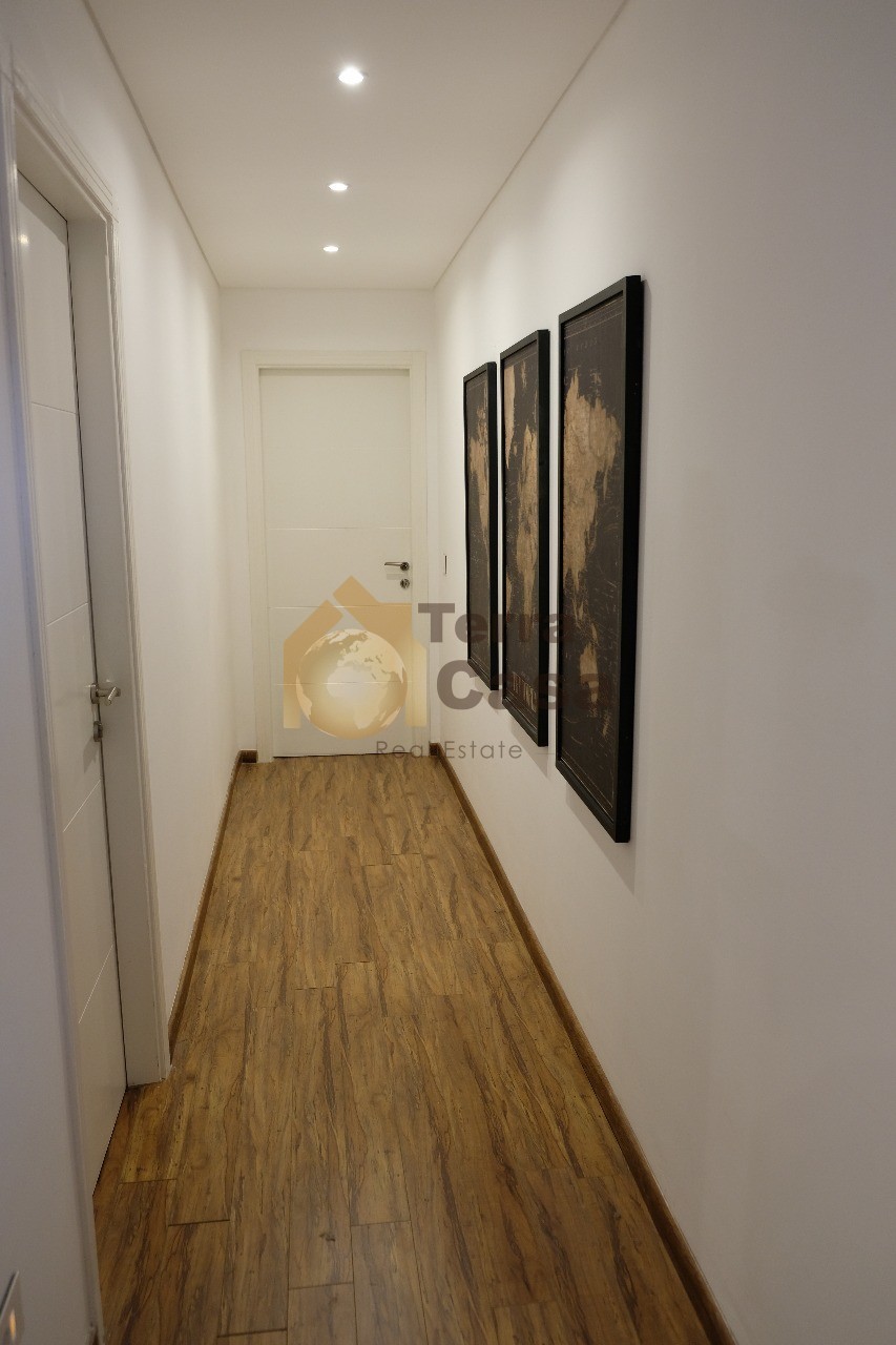 Achrafieh fully decorated apartment cash payment.