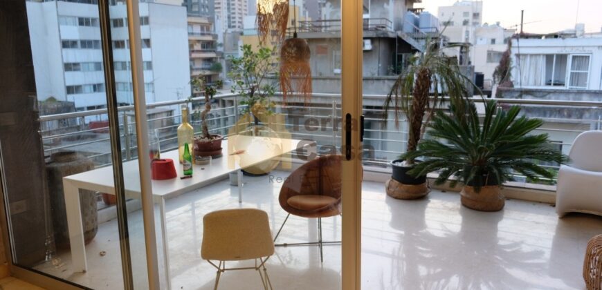 Achrafieh fully decorated apartment cash payment.