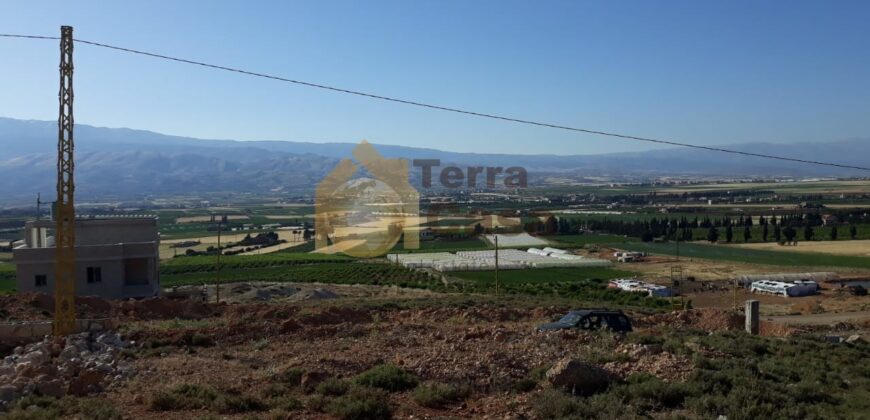 Land with construction permit cash payment.