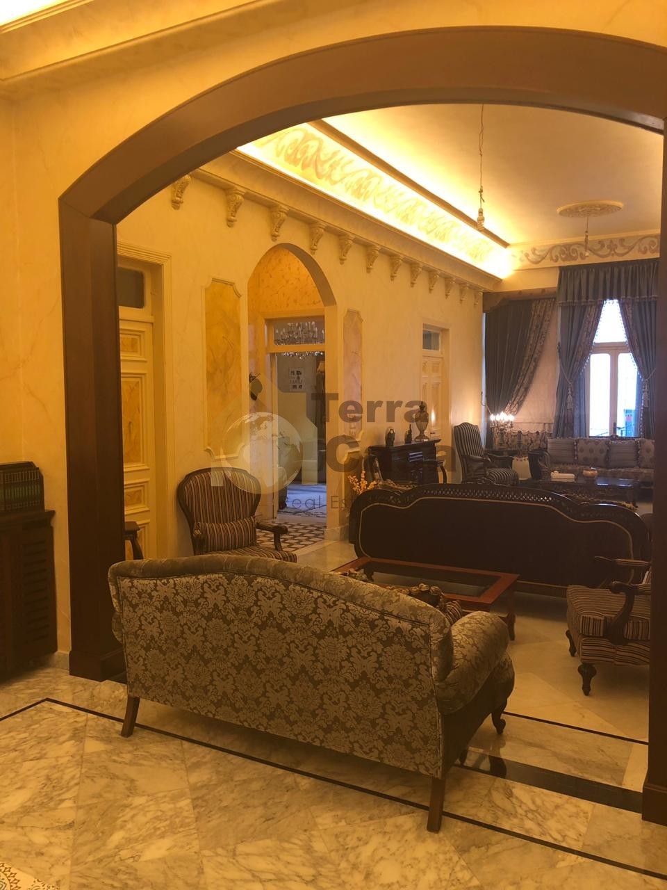 zahle Luxurious fully renovated apartment cash payment. Ref# 2244