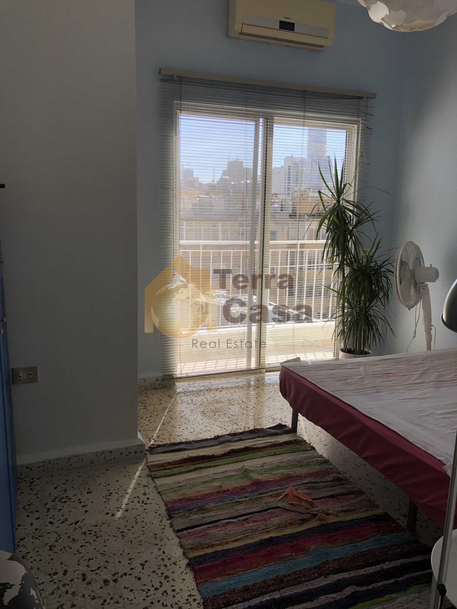 Achrafieh fully furnished apartment cash payment.Ref# 2476