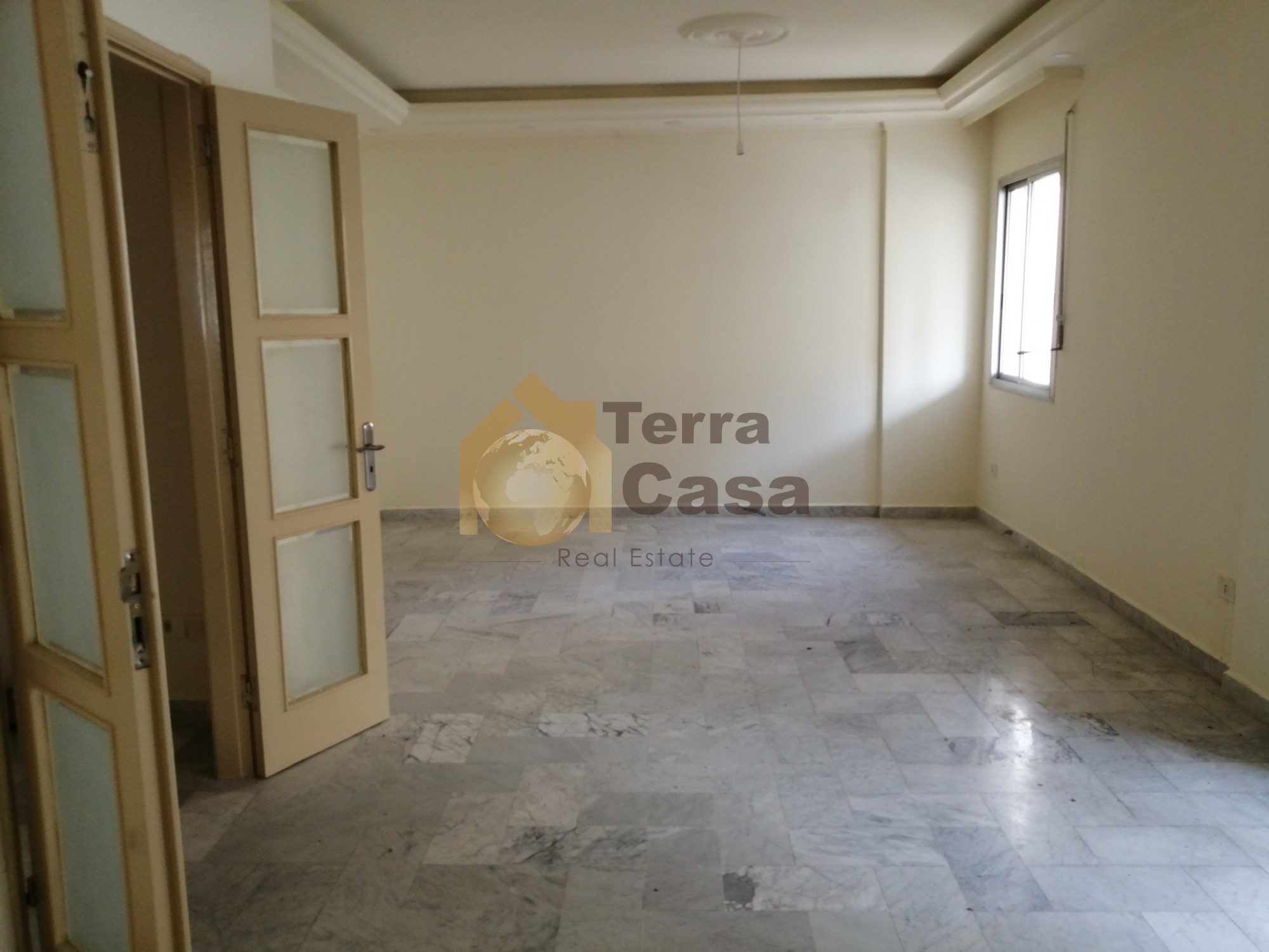 Apartment with four parking and open view cash payment