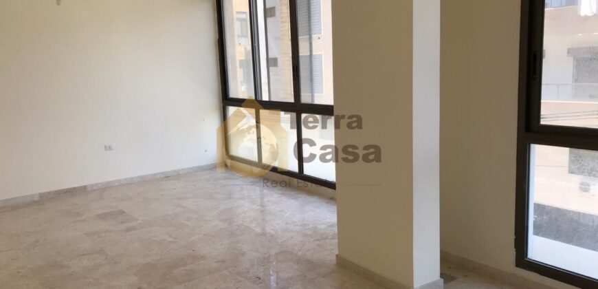 Brand new apartment cash payment. Ref# 2523