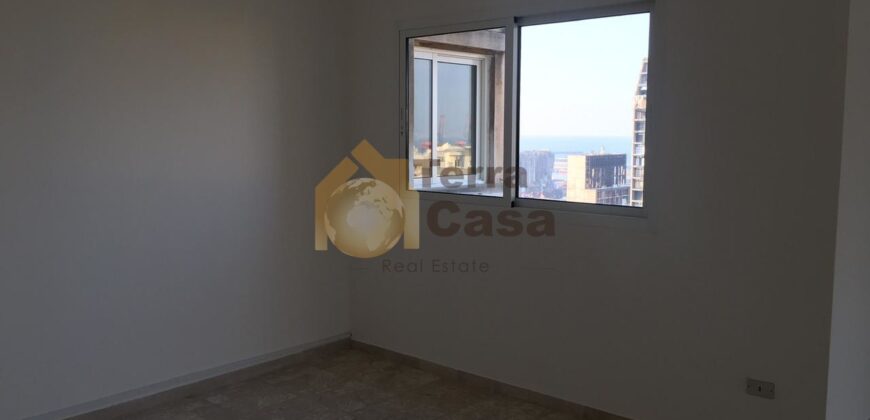 Apartment fully decorated cash payment. Ref# 2555