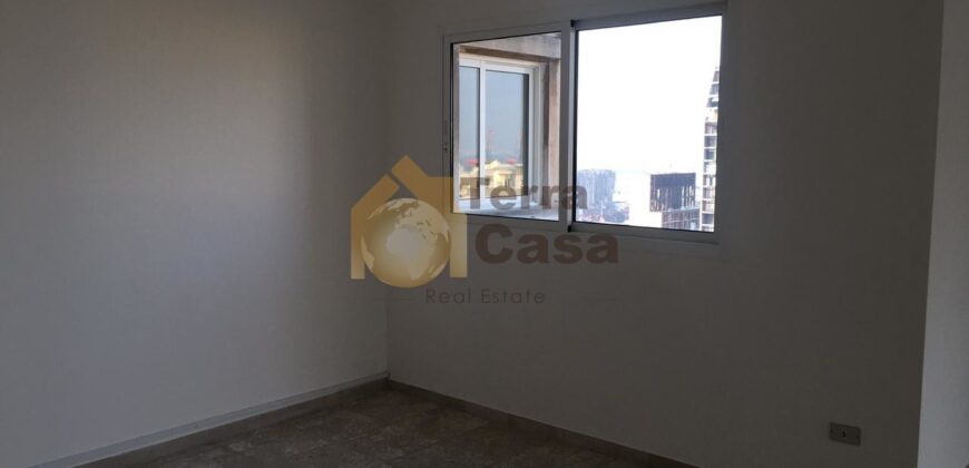 Apartment fully decorated cash payment. Ref# 2555
