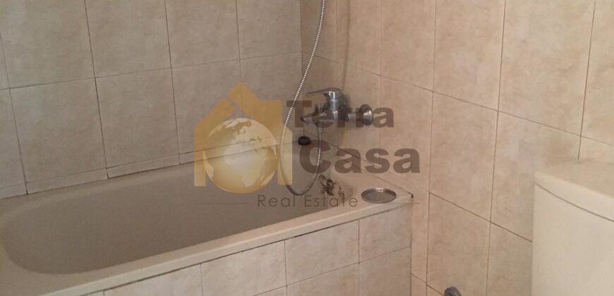 Apartment fully decorated cash payment. Ref# 2555