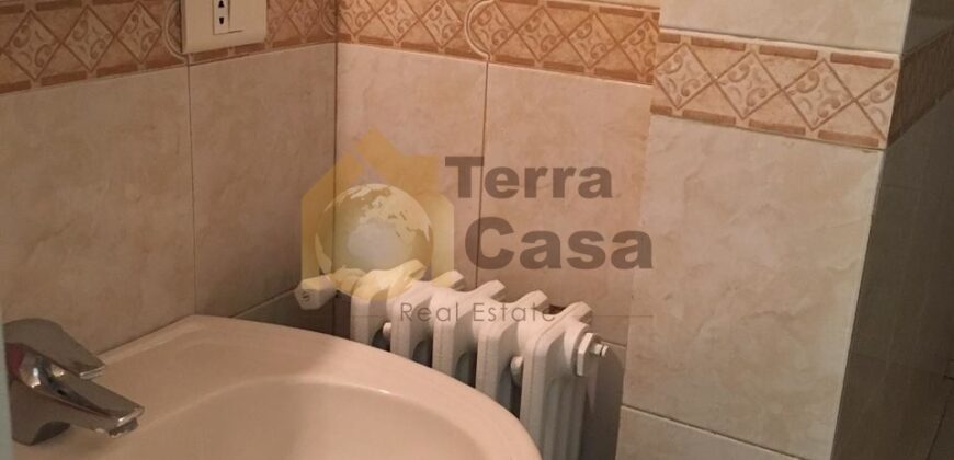 Apartment fully decorated cash payment. Ref# 2555