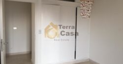 Apartment fully decorated cash payment. Ref# 2555