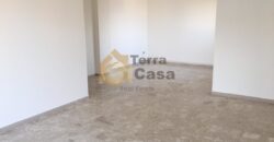 Apartment fully decorated cash payment. Ref# 2555