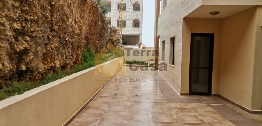 hboub apartment with 160 sqm terrace and garden Ref#2561