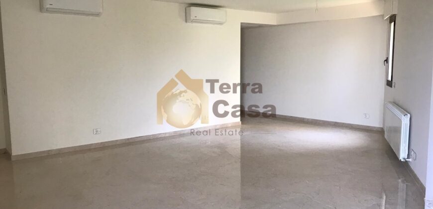 Brand new apartment plus garden cash payment.Ref# 2596