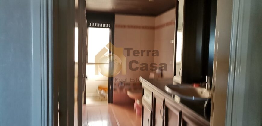 Triplex fully decorated terrace cash payment. Ref# 2623