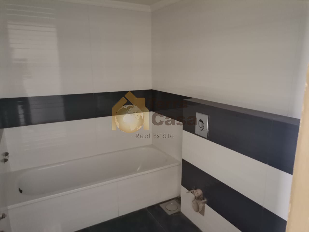 Brand new apartment with 40 sqm terrace .Ref# 2642