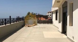 Rooftop terrace 120 sqm furnished.