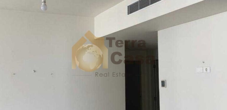 Semi furnished apartment cash payment.Ref# 2821