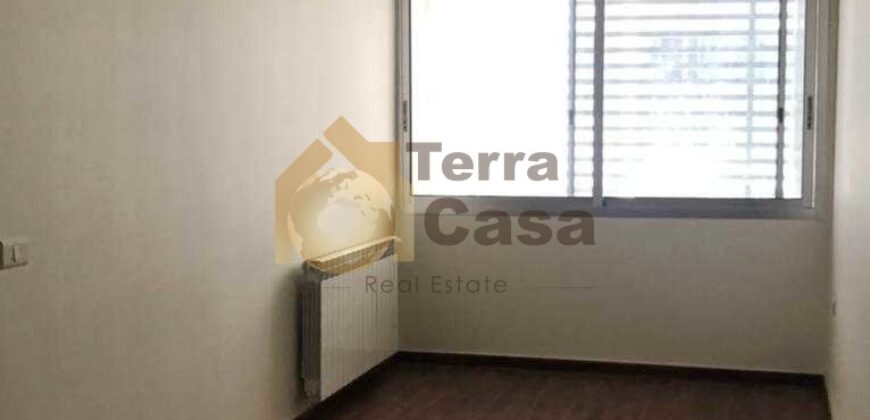 Semi furnished apartment cash payment.Ref# 2821