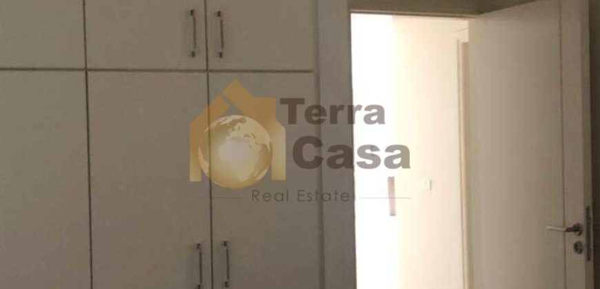 Semi furnished apartment cash payment.Ref# 2821
