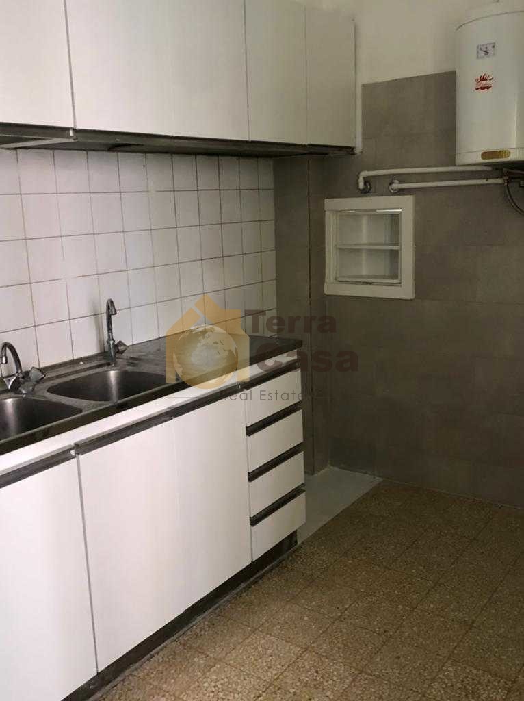 Fully renovated apartment cash payment Ref# 2822