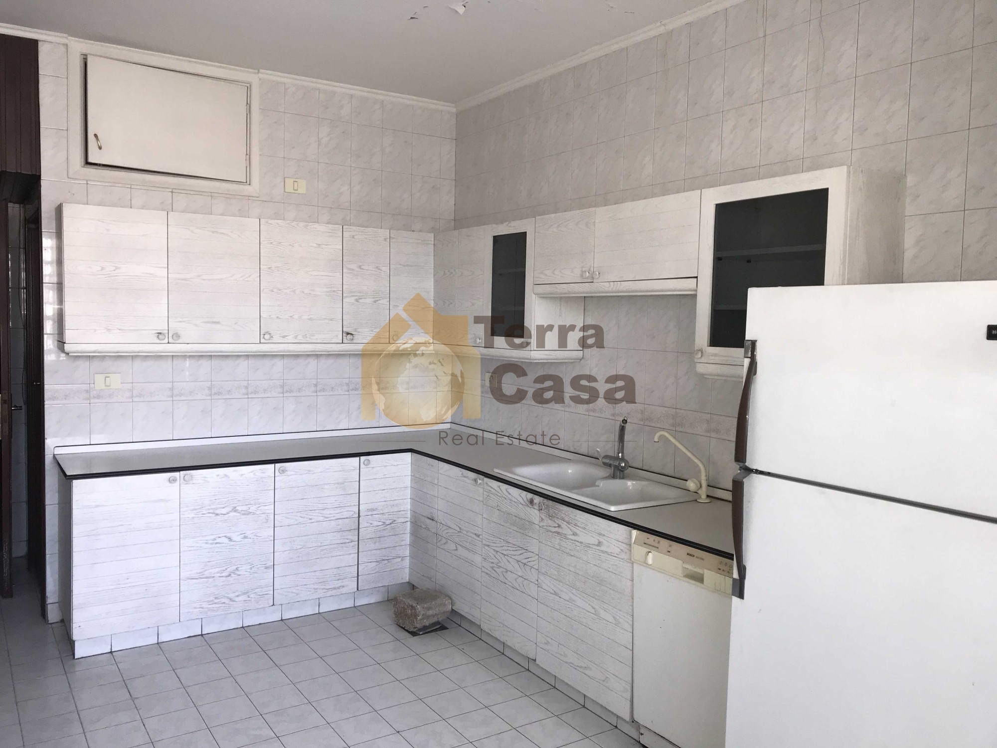 Fully furnished apartment for sale in Mar takla Ref#2836