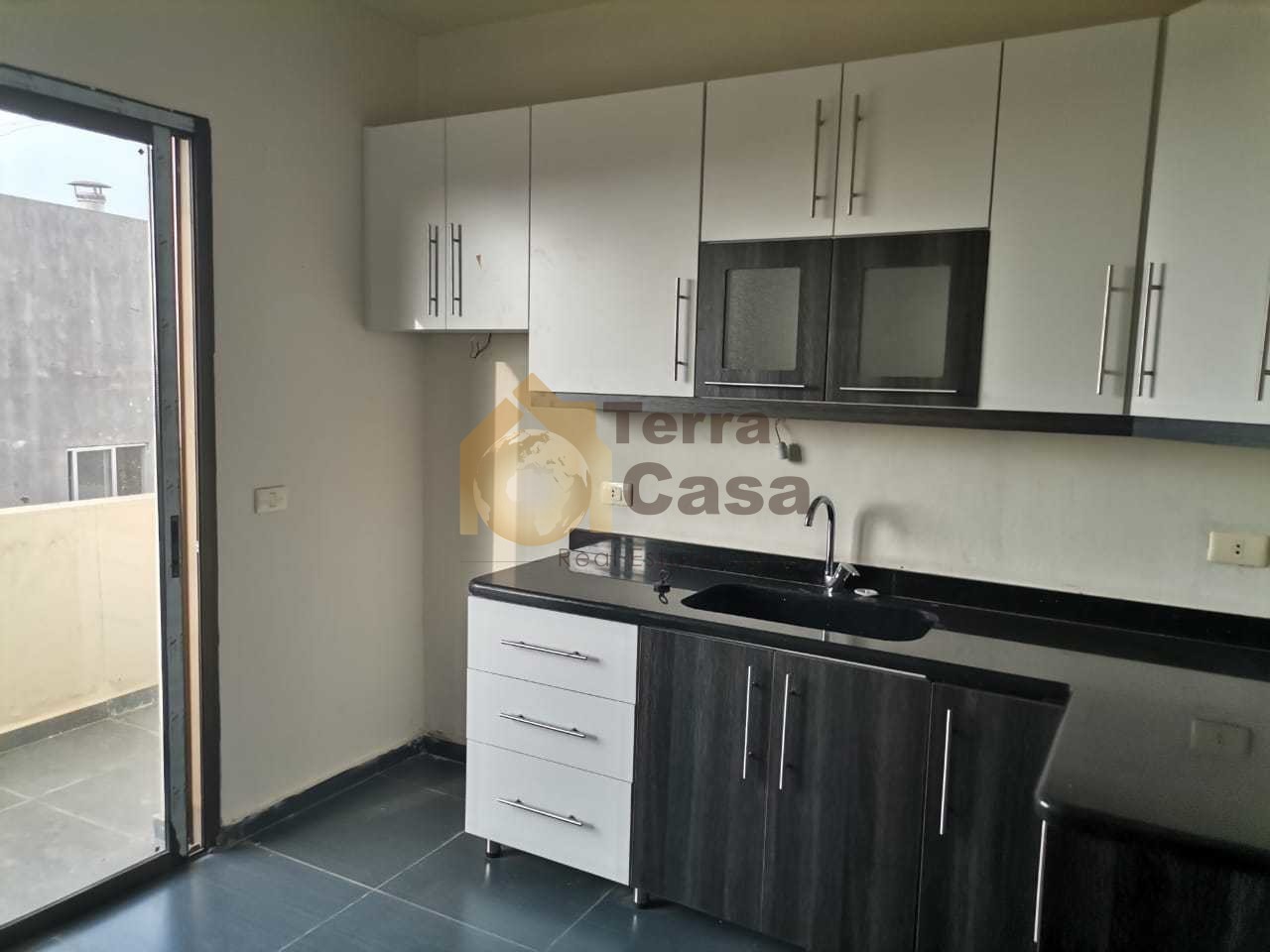 brand new apartment  for sale cash payment. Ref# 2903